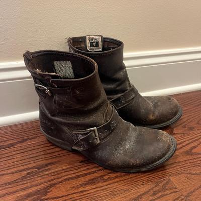 Women’s Size 8 Fry Boots , Hondo Boots & More (LR-MG)