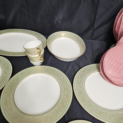 Mikasa 'Rosemont ' Bone China from Japan (K-JS)