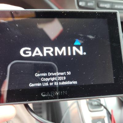 Garmin DriveSmart 50 Auto GPS with Dash Mount Tested Working