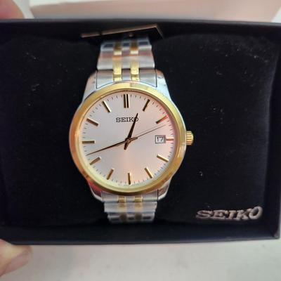 Seiko Watch Sur402 Mens Never Worn