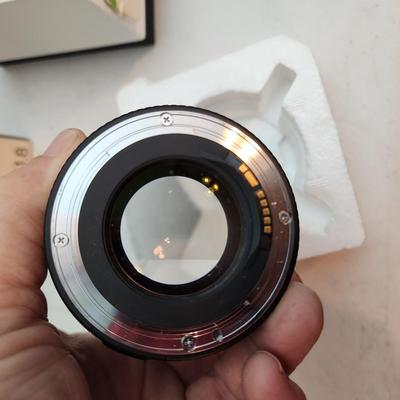 Canon Untrasonic Telephoto Lens EF 85MM 1:1.8 + Hood