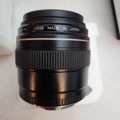 Canon Untrasonic Telephoto Lens EF 85MM 1:1.8 + Hood