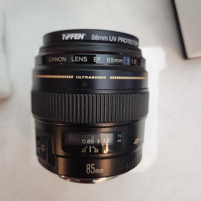 Canon Untrasonic Telephoto Lens EF 85MM 1:1.8 + Hood