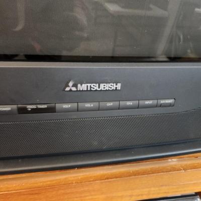 Vintage Gaming Mitsubishi TV w Remote