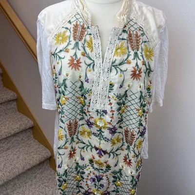 Tiny brand Embroidered T-shirt Pre-loved Large