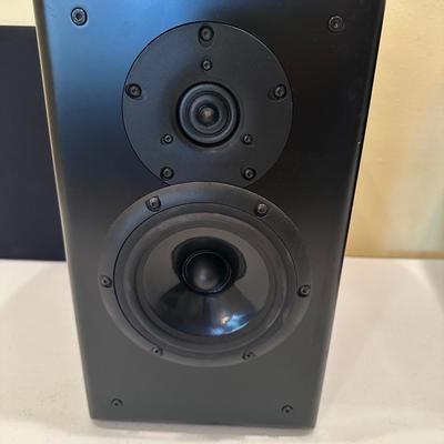 Elegant Galt Audio G-1.25 Bookshelf Speakers – Gloss Black, Excellent Condition
