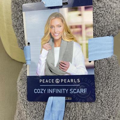 Cozy Sherpa Infinity Scarf Light Grey