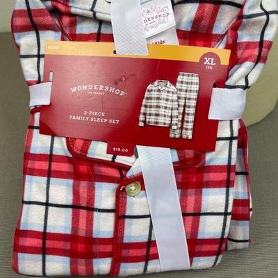 New Kid’s Plaid 2 pc Pajama Set XL 14