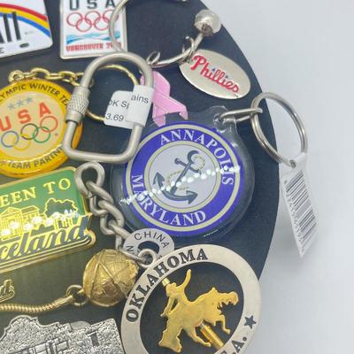 LOT 141J: HUGE Collection of Keychains from Various Locations: Hawaii, Oklahoma, Graceland and More! Most New With Tags!