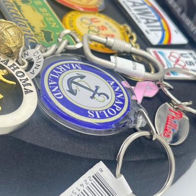 LOT 141J: HUGE Collection of Keychains from Various Locations: Hawaii, Oklahoma, Graceland and More! Most New With Tags!