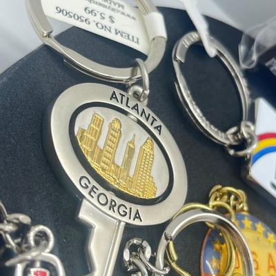 LOT 141J: HUGE Collection of Keychains from Various Locations: Hawaii, Oklahoma, Graceland and More! Most New With Tags!