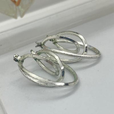 LOT 143J: Collection of Dangling Pierced Earrings