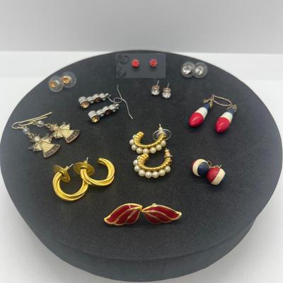 LOT 144J: Fun Pierced Earring Lot