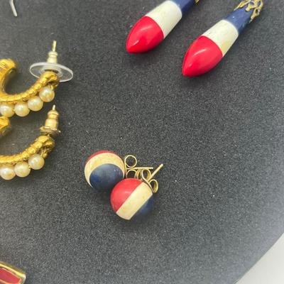 LOT 144J: Fun Pierced Earring Lot