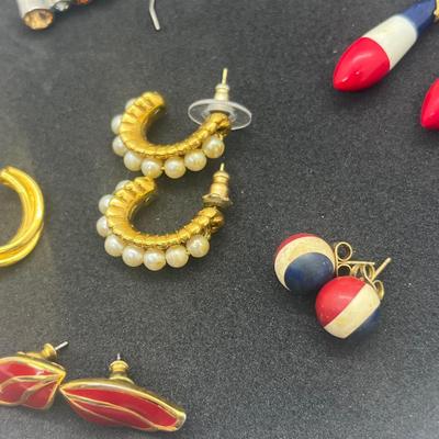 LOT 144J: Fun Pierced Earring Lot