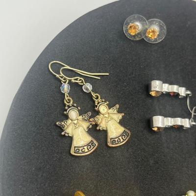 LOT 144J: Fun Pierced Earring Lot