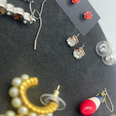 LOT 144J: Fun Pierced Earring Lot