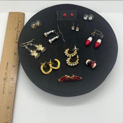 LOT 144J: Fun Pierced Earring Lot