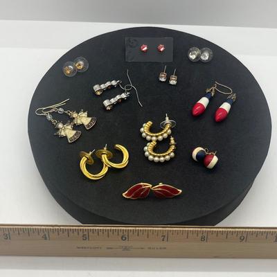 LOT 144J: Fun Pierced Earring Lot