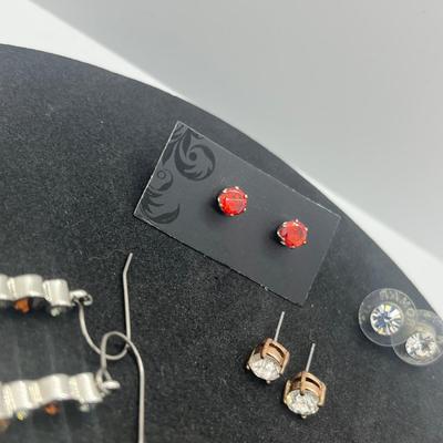LOT 144J: Fun Pierced Earring Lot