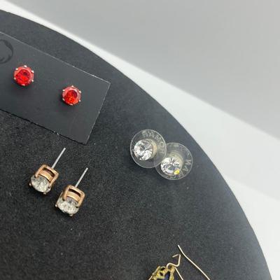 LOT 144J: Fun Pierced Earring Lot