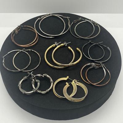 LOT 147J: Hoop Earring Lot