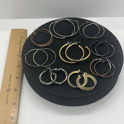 LOT 147J: Hoop Earring Lot