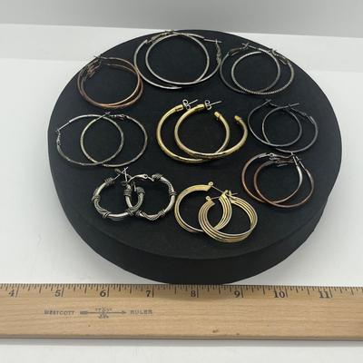 LOT 147J: Hoop Earring Lot