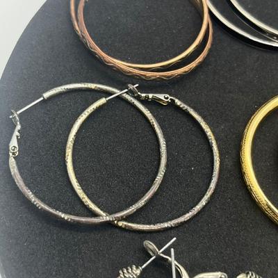 LOT 147J: Hoop Earring Lot