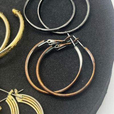 LOT 147J: Hoop Earring Lot