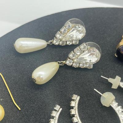 LOT 148J: Pearl and Rhinestone Themed Pierced Earring Collection
