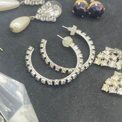 LOT 148J: Pearl and Rhinestone Themed Pierced Earring Collection