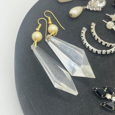 LOT 148J: Pearl and Rhinestone Themed Pierced Earring Collection