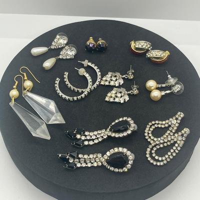 LOT 148J: Pearl and Rhinestone Themed Pierced Earring Collection