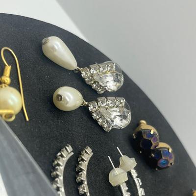 LOT 148J: Pearl and Rhinestone Themed Pierced Earring Collection