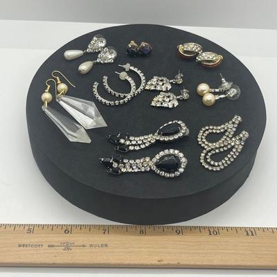 LOT 148J: Pearl and Rhinestone Themed Pierced Earring Collection