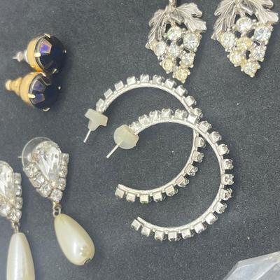 LOT 148J: Pearl and Rhinestone Themed Pierced Earring Collection