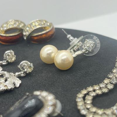 LOT 148J: Pearl and Rhinestone Themed Pierced Earring Collection