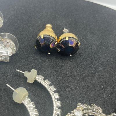 LOT 148J: Pearl and Rhinestone Themed Pierced Earring Collection