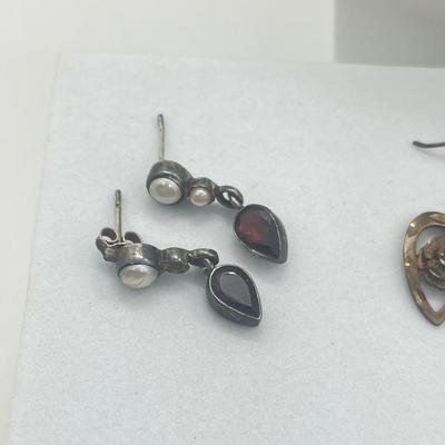 LOT 150J: Sterling Necklace with "D" Pendant and Two Pair Sterling Pierced Earrings - 7.4 GTW - 20" Chain