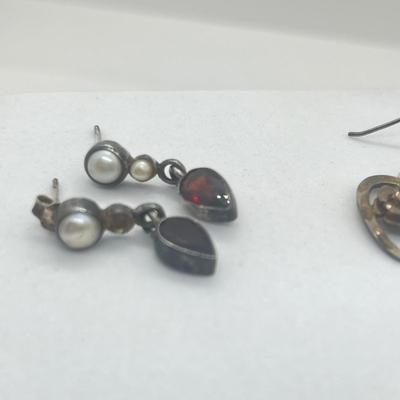 LOT 150J: Sterling Necklace with "D" Pendant and Two Pair Sterling Pierced Earrings - 7.4 GTW - 20" Chain