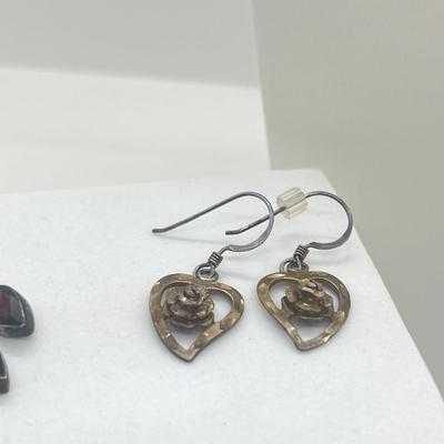 LOT 150J: Sterling Necklace with "D" Pendant and Two Pair Sterling Pierced Earrings - 7.4 GTW - 20" Chain