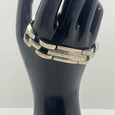 LOT 152J: Heavy Sterling Silver Link Bracelet - 7.5" - 50.3 Grams