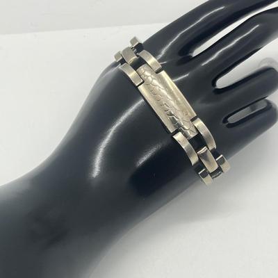 LOT 152J: Heavy Sterling Silver Link Bracelet - 7.5" - 50.3 Grams