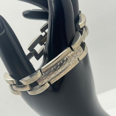 LOT 152J: Heavy Sterling Silver Link Bracelet - 7.5" - 50.3 Grams