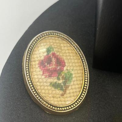 LOT 156J: Vintage Pin/Brooch/Pendant Collection