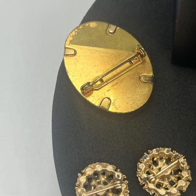 LOT 156J: Vintage Pin/Brooch/Pendant Collection