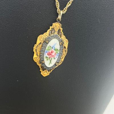 LOT 156J: Vintage Pin/Brooch/Pendant Collection