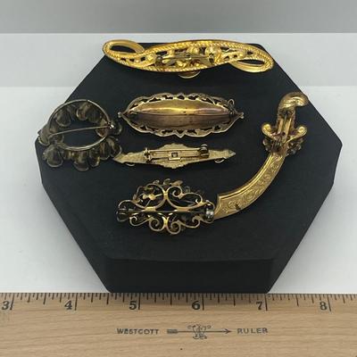 LOT 157J: Assorted Unique Vintage Pins/Brooches