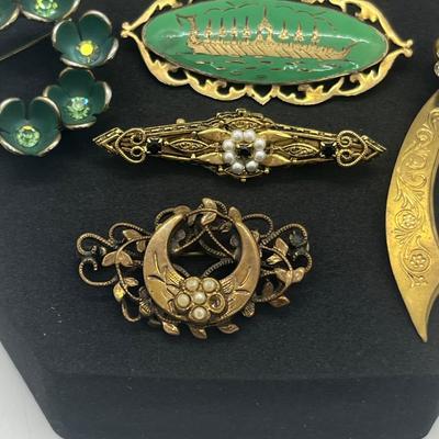 LOT 157J: Assorted Unique Vintage Pins/Brooches
